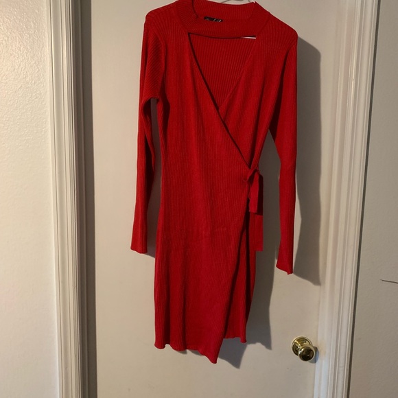 Dresses & Skirts - Ladies Red Dress!😍